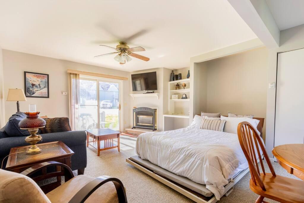 Skiing, Hiking, Village Of Eville Mtn Escape Ellicottville Exteriör bild