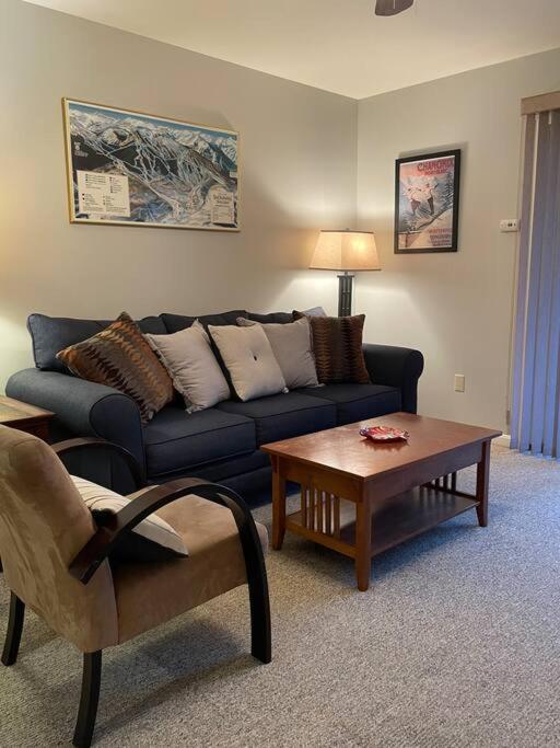 Skiing, Hiking, Village Of Eville Mtn Escape Ellicottville Exteriör bild